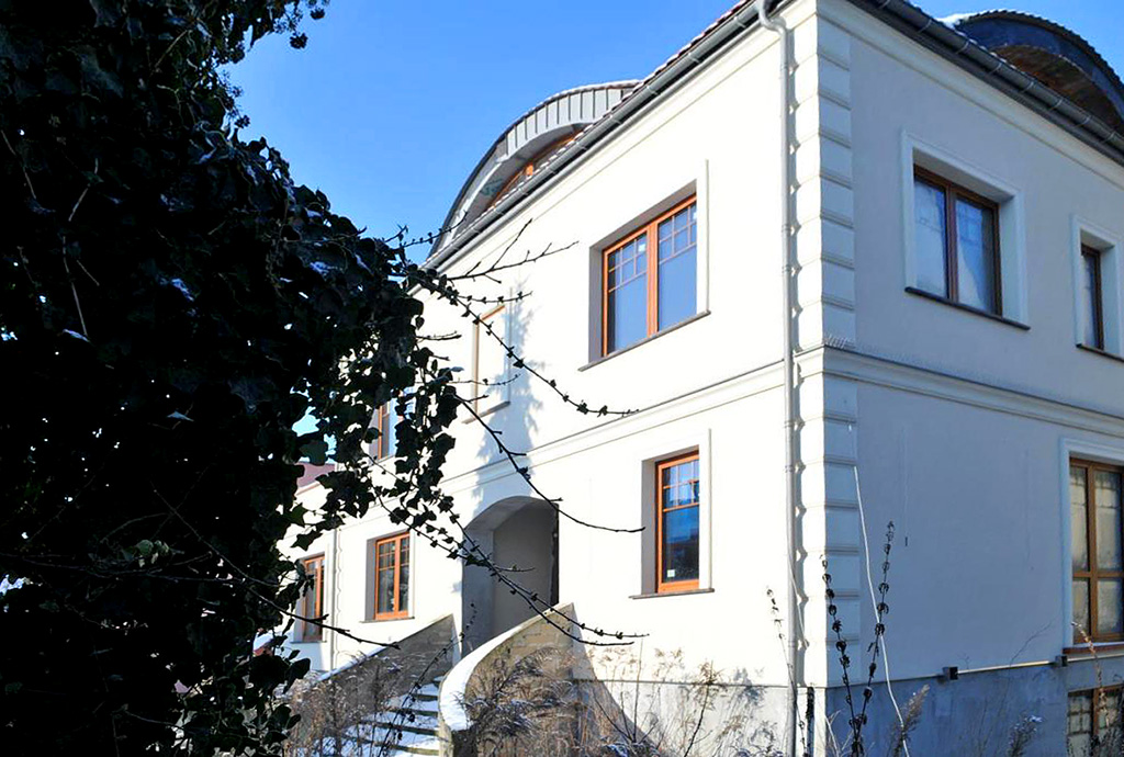 boczna elewacja luksusowej willi do sprzedaży Szczecin