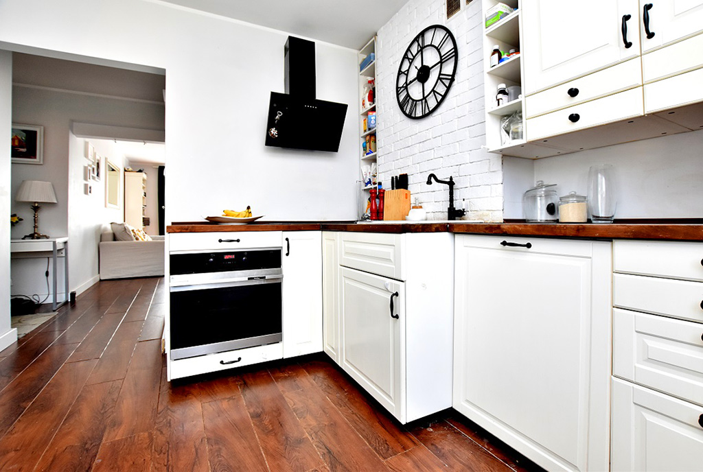 funkcjonalnie umeblowana kuchnia w luksusowym apartamencie na sprzedaż Inowrocław