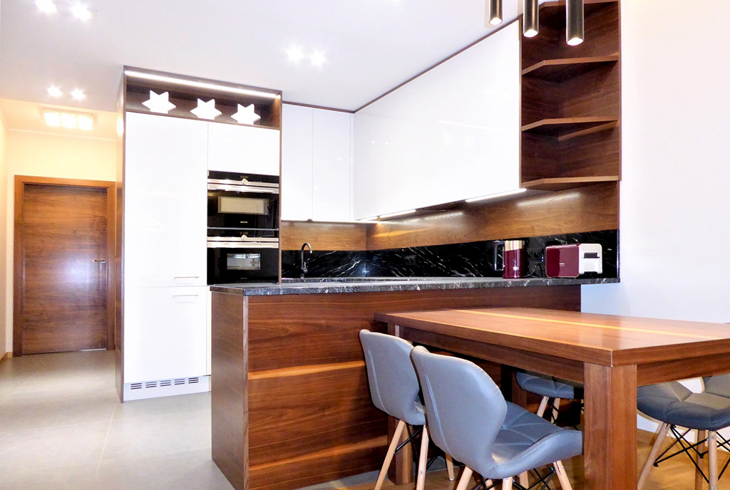 modnie urządzona kuchnia w luksusowym apartamencie do wynajęcia Częstochowa