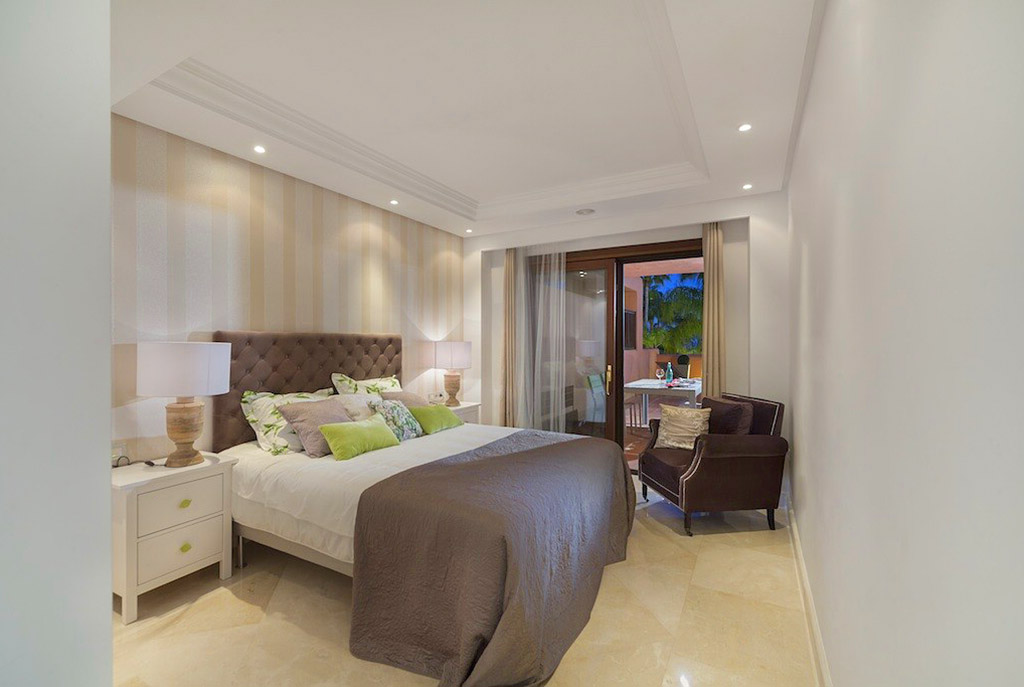 prywatna sypialnia w luksusowym apartamencie do sprzedaży Hiszpania