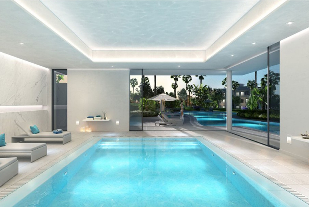 widok na basen przy luksusowym apartamencie do sprzedaży Hiszpania