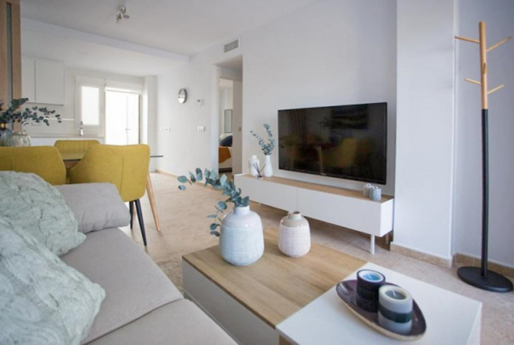 przeciwległa strona pokoju dziennego w ekskluzywnej willi do sprzedaży Hiszpania (Pilar de la Horadada, Costa Blanca)