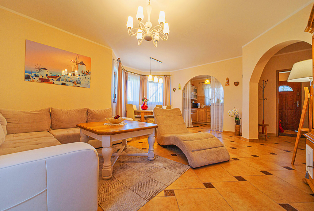 imponujące rozmachem wnętrze ekskluzywnej willi do sprzedaży Bolesławiec (okolice)