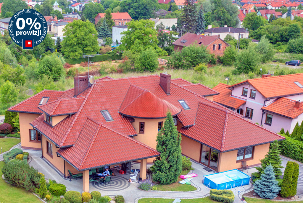 rzut z góry na bryłę ekskluzywnej willi na sprzedaż Katowice (okolice)