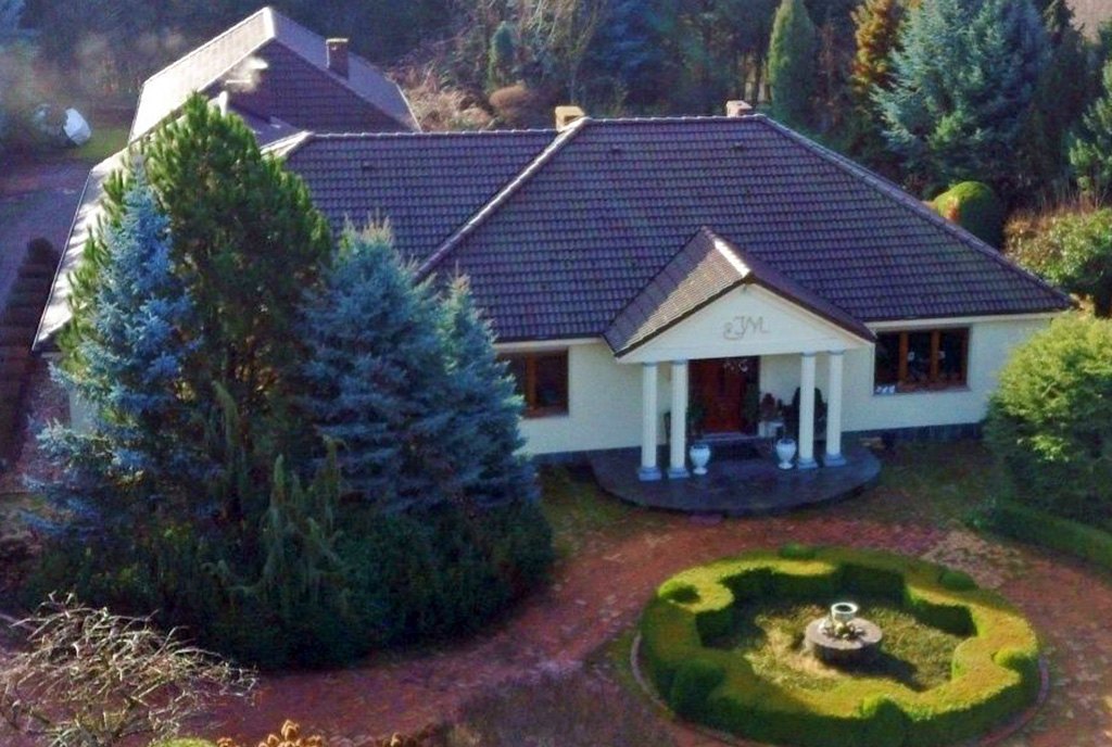 widok z góry na luksusową willę na sprzedaż Gorzów Wielkopolski (okolice)