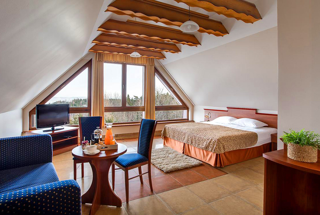 pomieszczenia na poddaszu ekskluzywnej willi do sprzedaży Szklarska Poręba