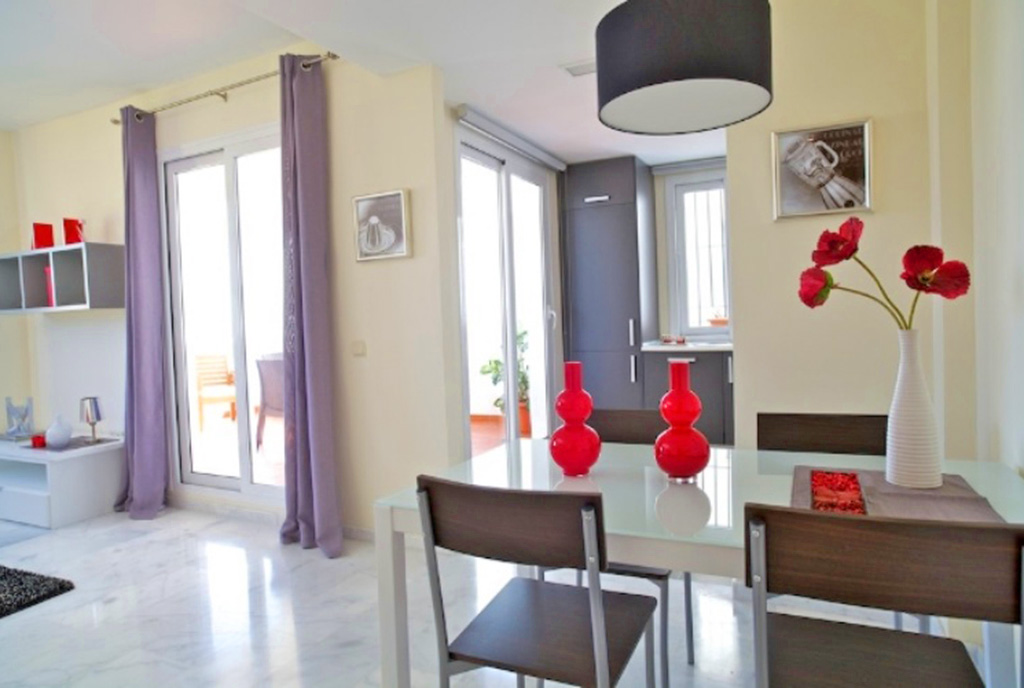eleganckie wnętrze luksusowego apartamentu do sprzedaży Hiszpania (Estepona)