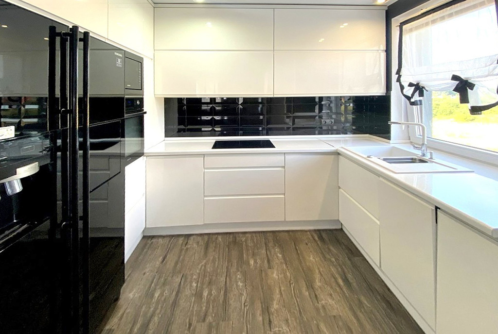 praktycznie zabudowana kuchnia w ekskluzywnym apartamencie na wynajem Inowrocław