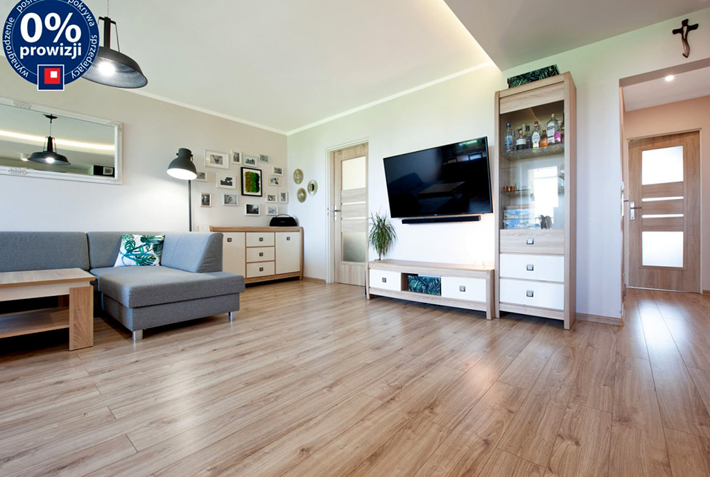 druga strona pokoju gościnnego w luksusowym apartamencie na sprzedaż Katowice (okolice)