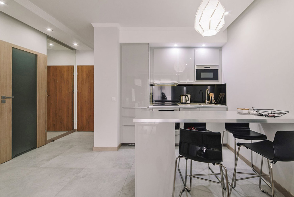 widok na aneks kuchenny w luksusowym apartamencie na sprzedaż Szczecin