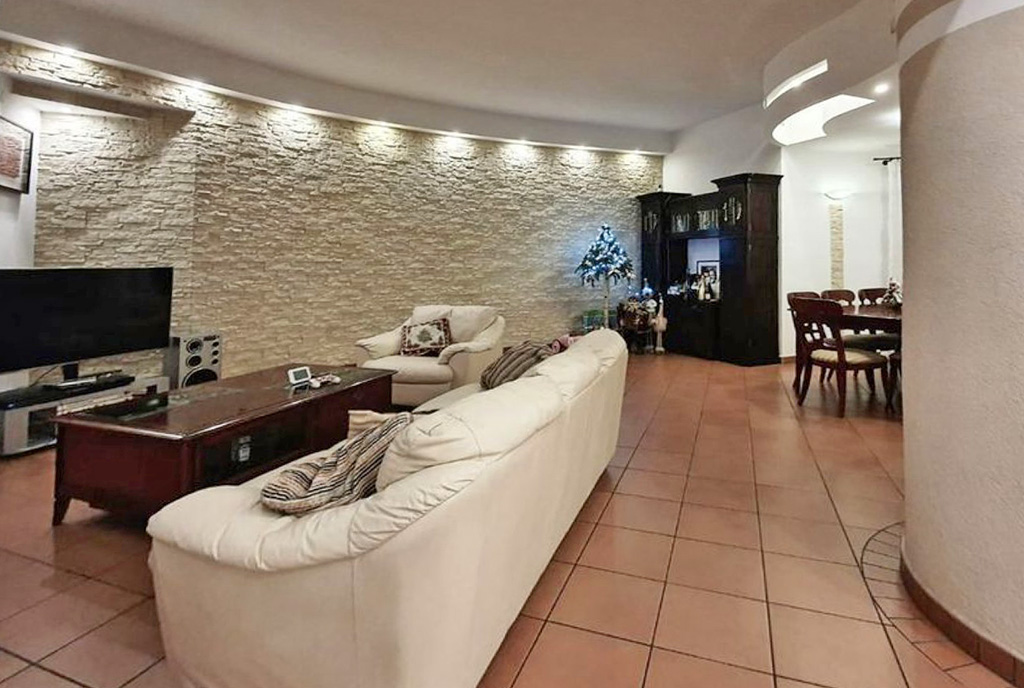zbliżenie na salon w luksusowej willi na sprzedaż Kalisz