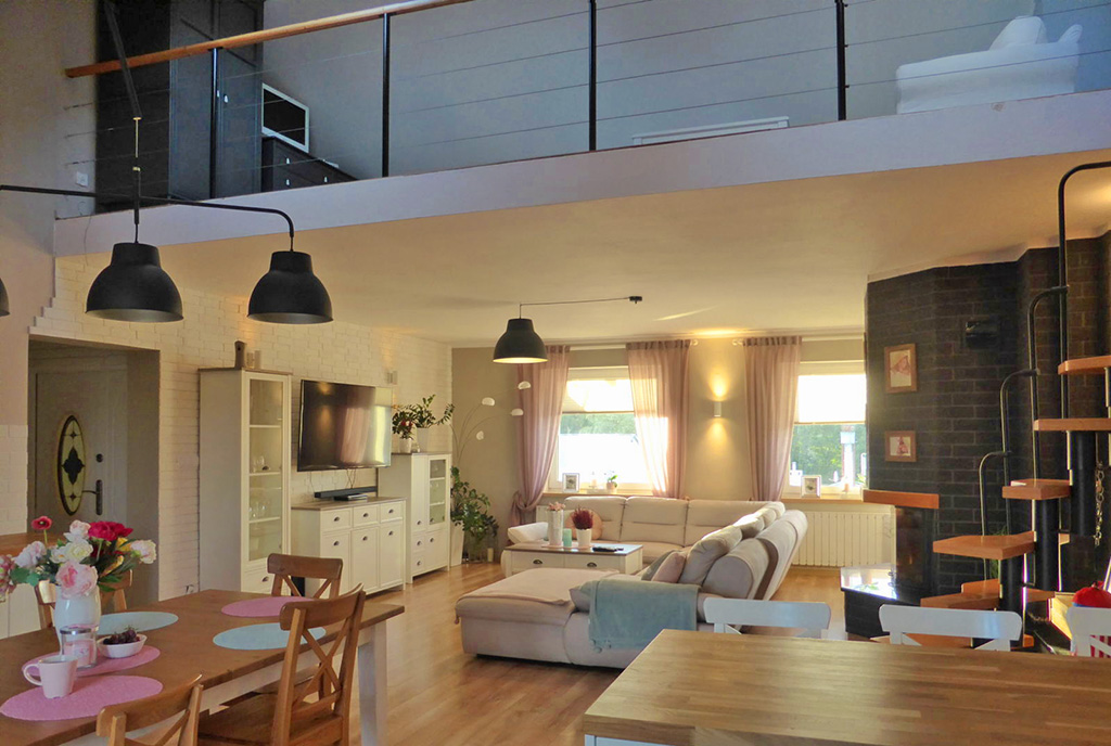 przepiękny, elegancki i wytworny pokój dzienny w luksusowej willi na sprzedaż Kwidzyn