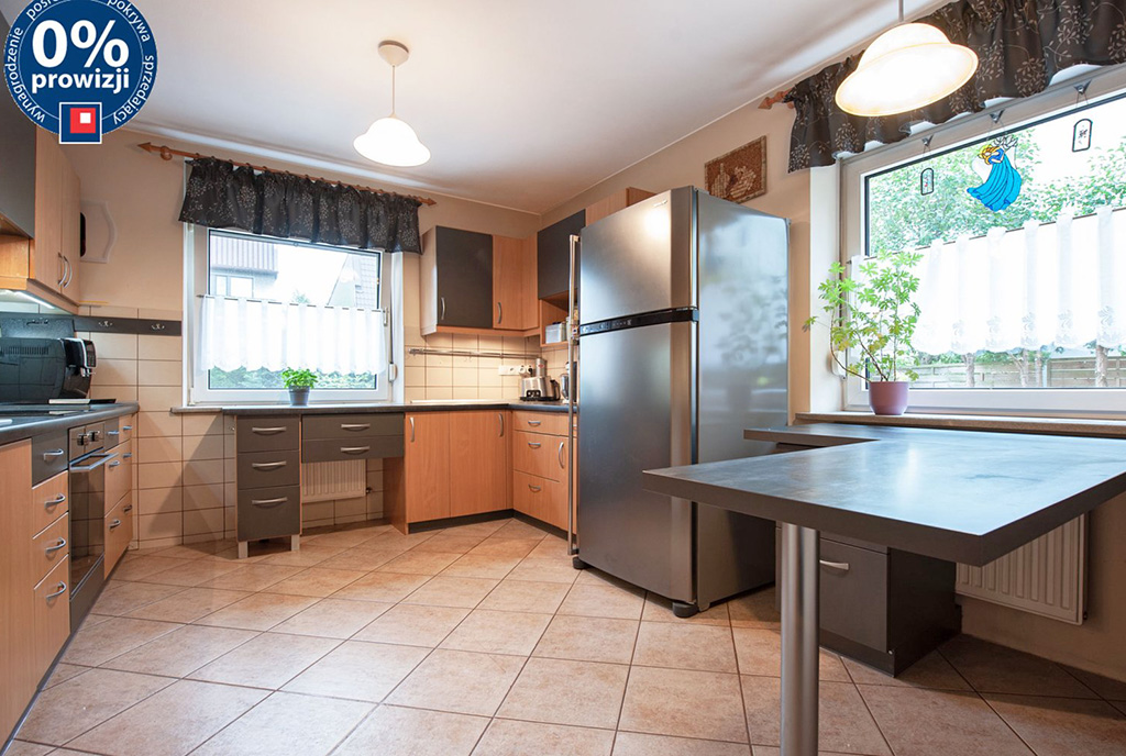 praktycznie zabudowana kuchnia w ekskluzywnej willi do sprzedaży Katowice (okolice)