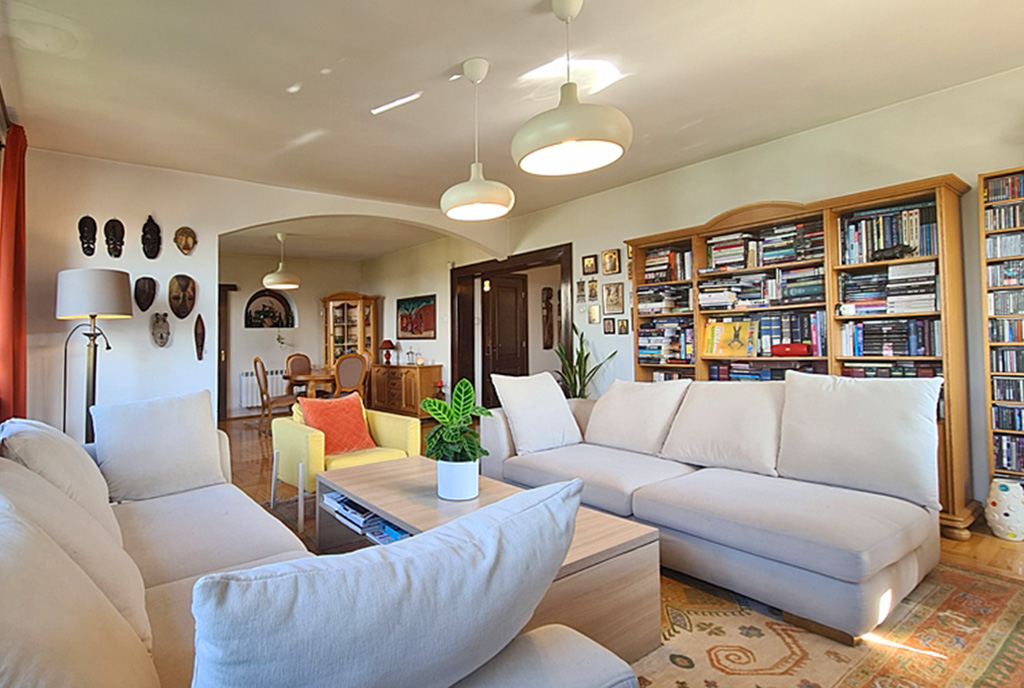 elegancki pokój dzienny w luksusowej willi na sprzedaż Wieluń (okolice)