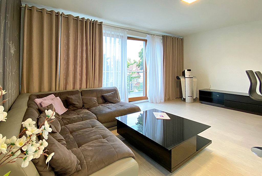 fragment salonu w luksusowym apartamencie do wynajmu Szczecin