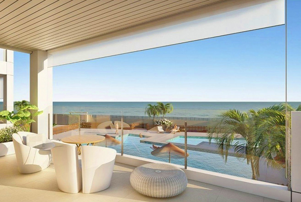 zapierający dech w piersiach taras przy ekskluzywnym apartamencie do sprzedaży Hiszpania (Mil Palmeras)