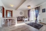 zbliżenie na pokój gościnny w luksusowym apartamencie do wynajmu Bolesławiec (okolice)