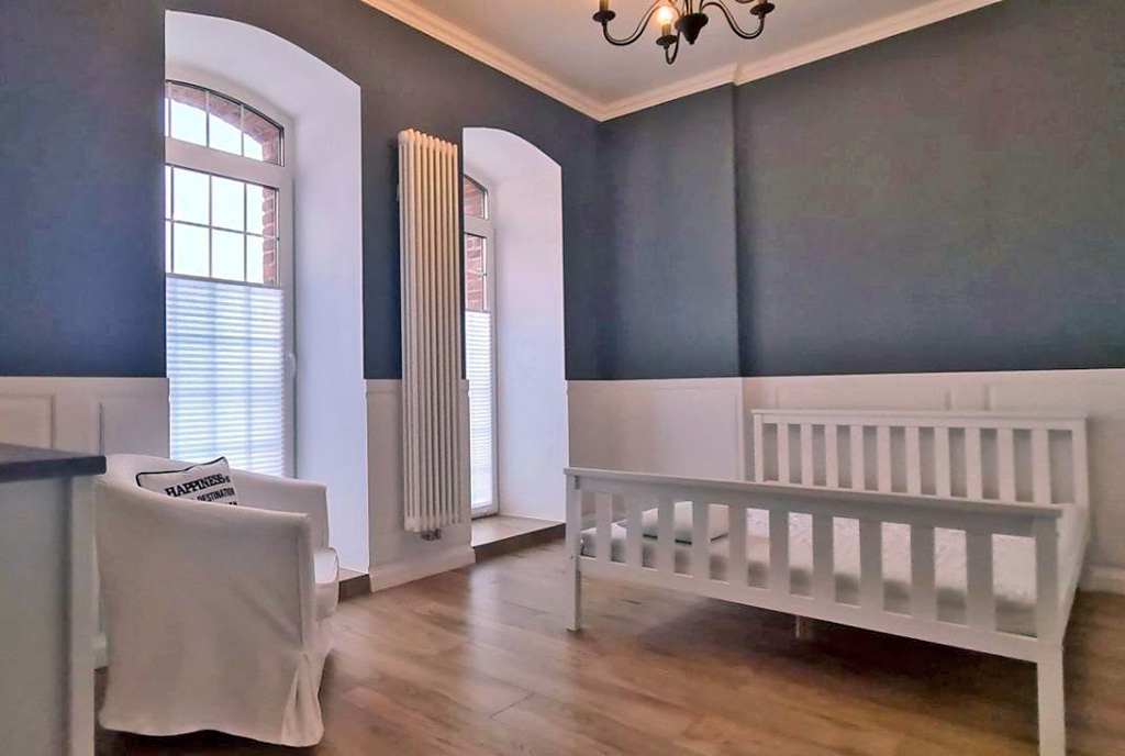 fragment prywatnej sypialnie w ekskluzywnym apartamencie na wynajem kameralny pokój dzienny w ekskluzywnym apartamencie do wynajęcia Wieluń