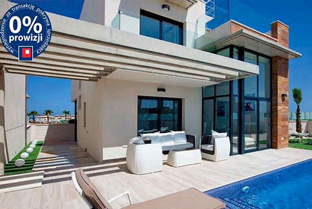 zapierający dech w piersiach taras oraz basen przy ekskluzywnej willi na sprzedaż Hiszpania