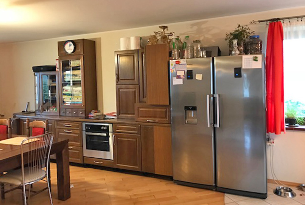 kuchnia o wygodnym układzie w ekskluzywnej willi do sprzedaży Wieluń (okolice)