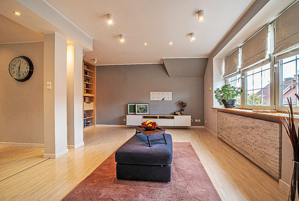 zbliżenie na salon w luksusowym apartamencie na sprzedaż Bolesławiec