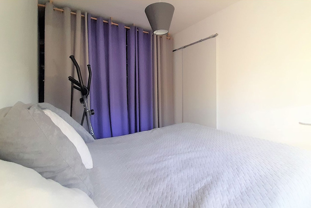 prywatna sypialnia w ekskluzywnym apartamencie na sprzedaż Legnica (okolice)