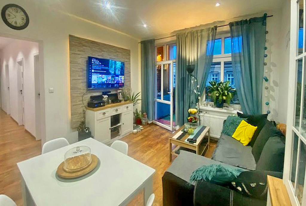 stylowy pokój dzienny w ekskluzywnym apartamencie do sprzedaży Świdnica