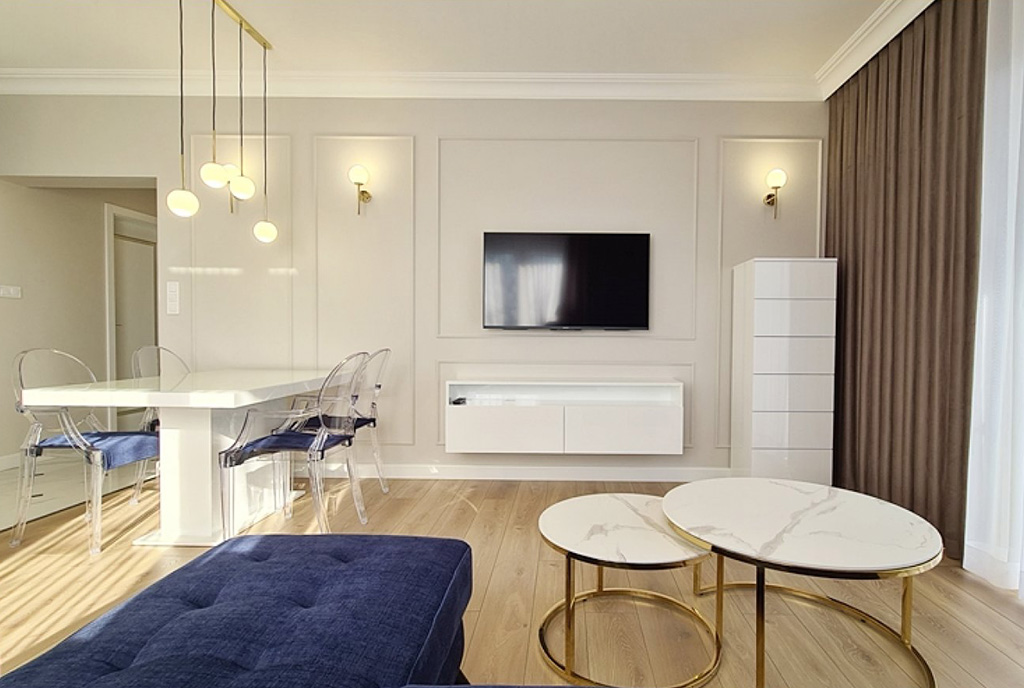 druga strona salonu w ekskluzywnym apartamencie do wynajmu Wieluń