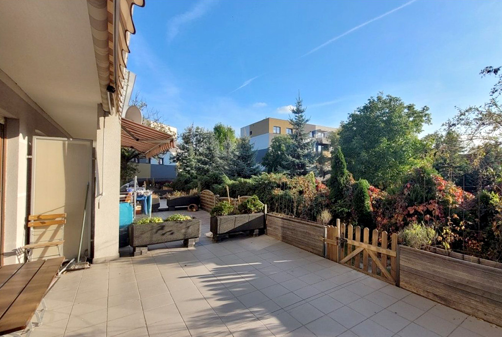 imponujący taras przy ekskluzywnym apartamencie na wynajem Wrocław