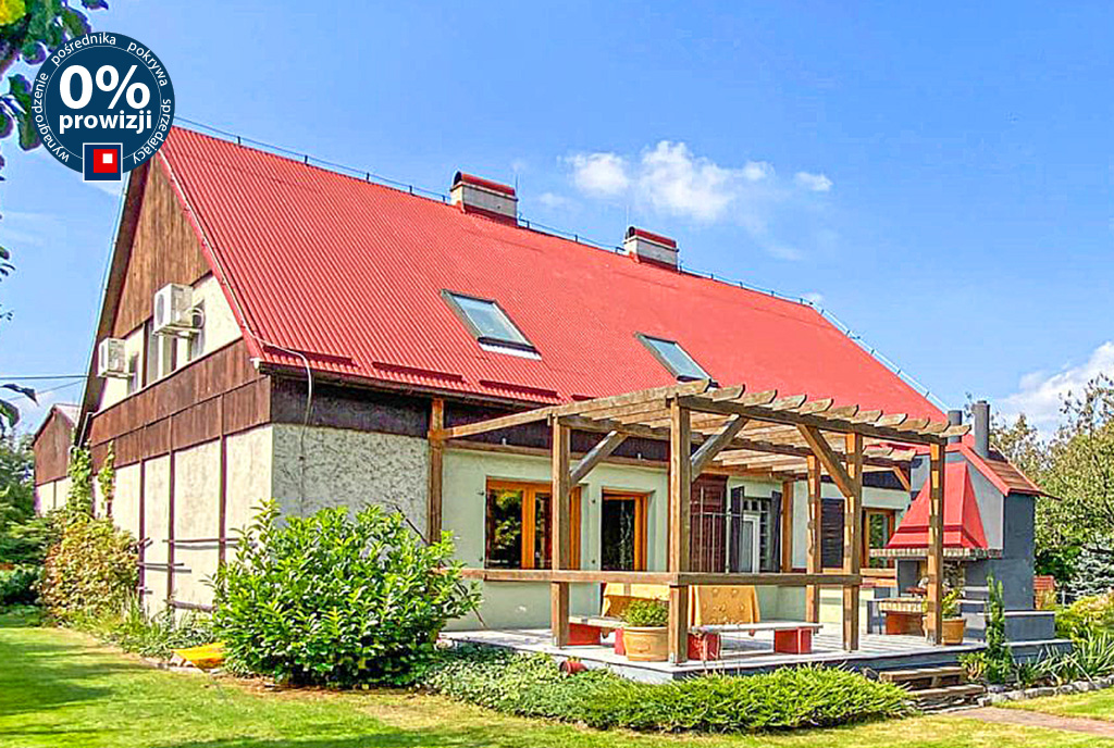 widok od strony ogrodu na ekskluzywną willę do sprzedaży Częstochowa