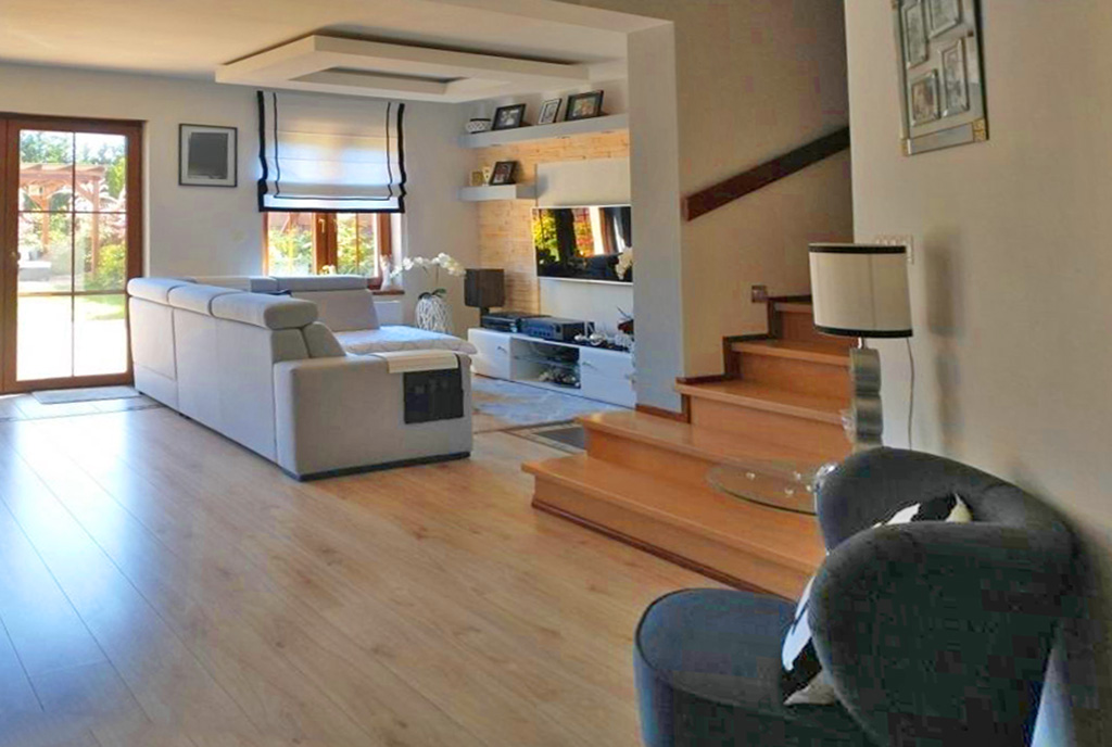 zaaranżowane w nowoczesnym designie wnętrze ekskluzywnej willi do sprzedaży Legnica (okolice)