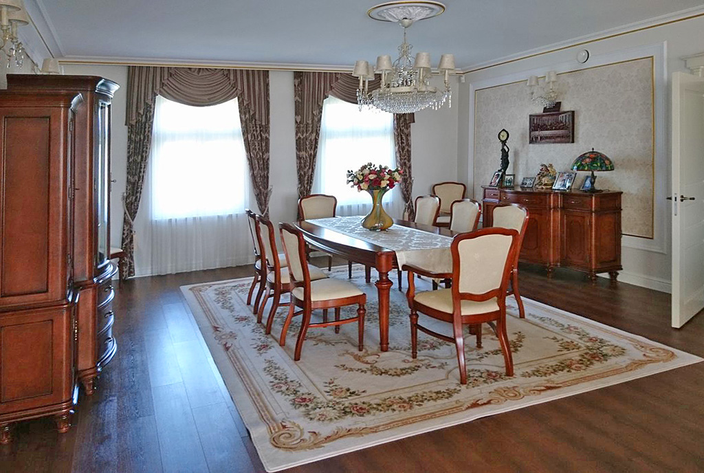 stylowo wykończony salon w ekskluzywnej willi na sprzedaż Legnica