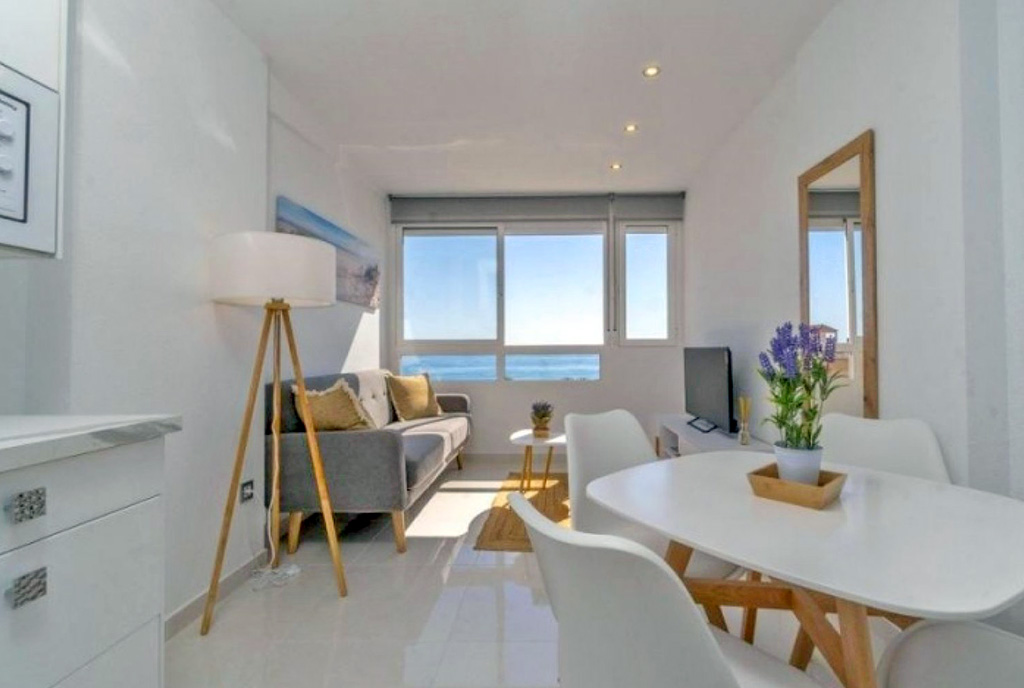 doskonale nasłonecznione wnętrze ekskluzywnego apartamentu na sprzedaż Hiszpania (Costa Blanca, La Mata)