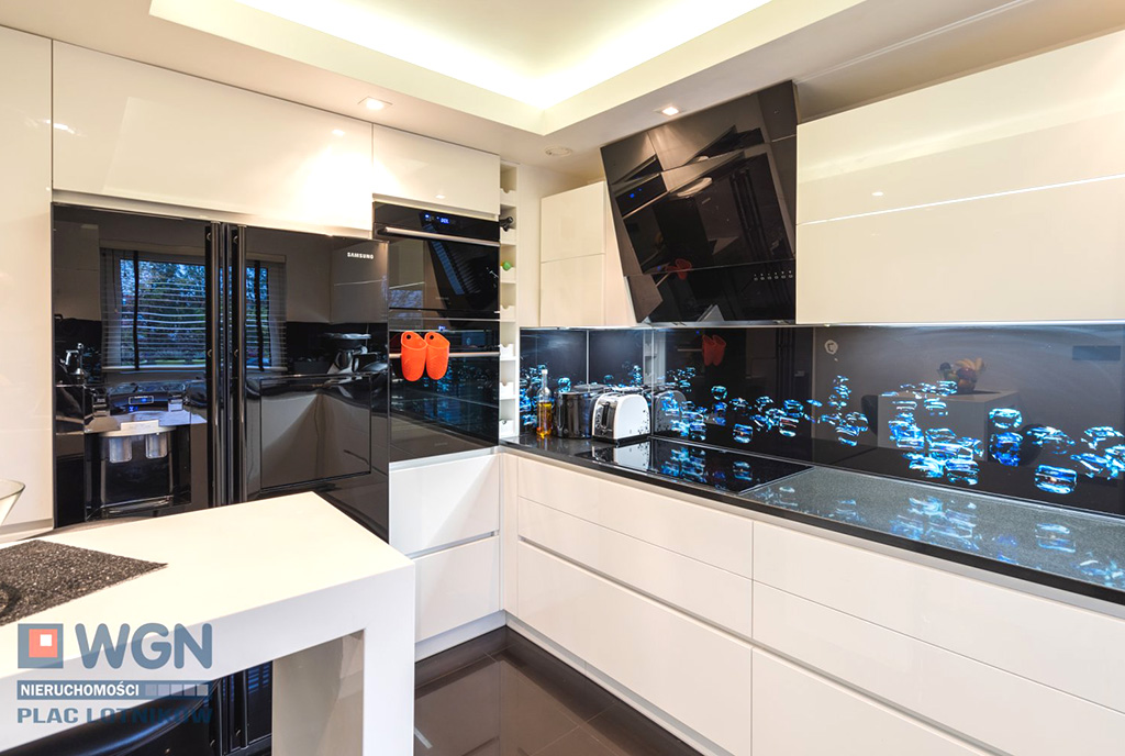 nowoczesna kuchnia w ekskluzywnym apartamencie na sprzedaż Szczecin (okolice)