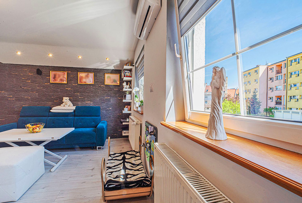 zbliżenie n a pokój dzienny w ekskluzywnym apartamencie na wynajem Bolesławiec