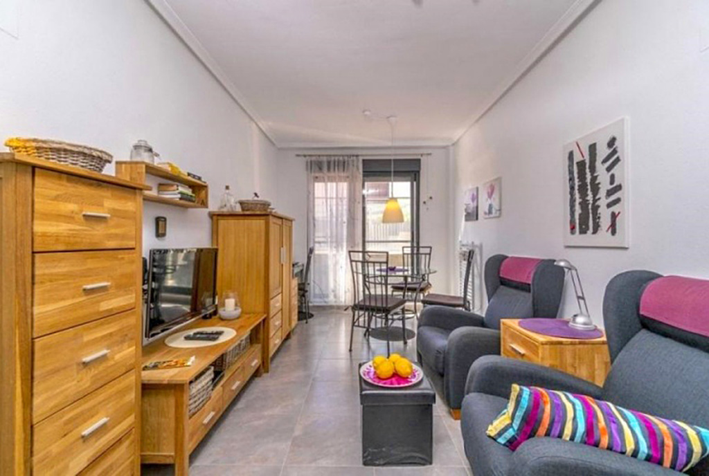 fragment komfortowego wnętrza lluksusowego apartamentu na sprzedaż Hiszpania (Punta Prima Orihuela Costa)