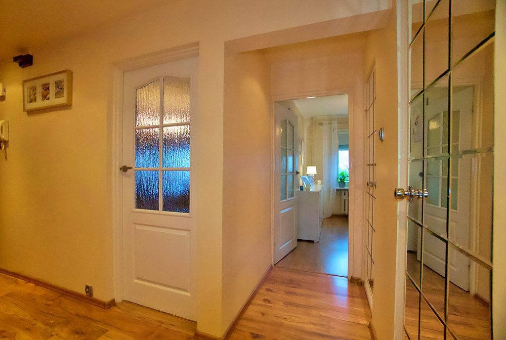 funkcjonalny hol w ekskluzywnym apartamencie na sprzedaż Gorzów Wielkopolski