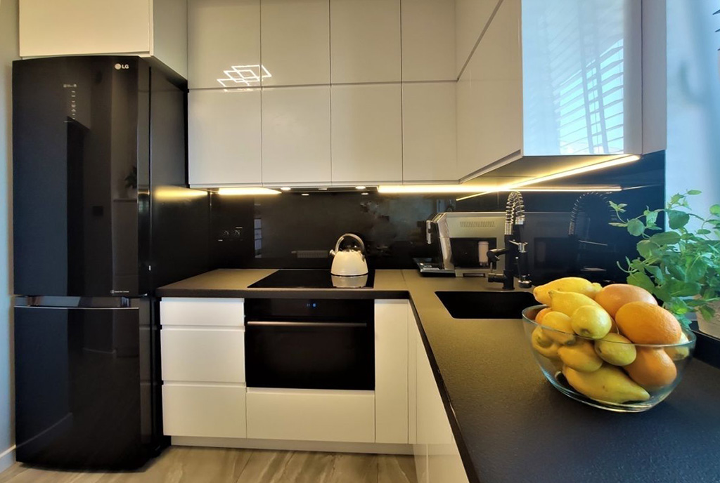 praktycznie zabudowana kuchnia w ekskluzywnym apartamencie na sprzedaż Łódź
