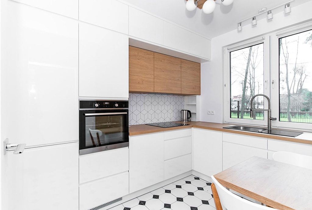 funkcjonalnie zabudowana kuchnia w luksusowym apartamencie na wynajem Gdynia (okolice)