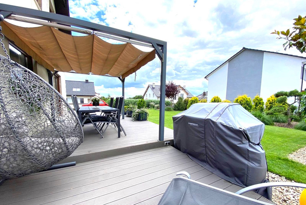 imponujący taras przy luksusowej willi do wynajęcia Szczecin (okolice)