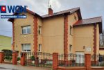 widok od strony ulicy na ekskluzywną willę do sprzedaży Gdynia