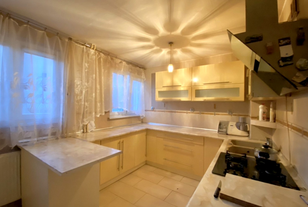 praktyczna zabudowa kuchni w luksusowym apartamencie na sprzedaż Legnica