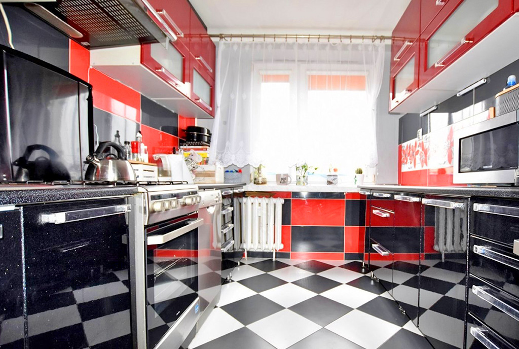 nowocześnie urządzona kuchnia w ekskluzywnym apartamencie na sprzedaż Toruń (okolice)