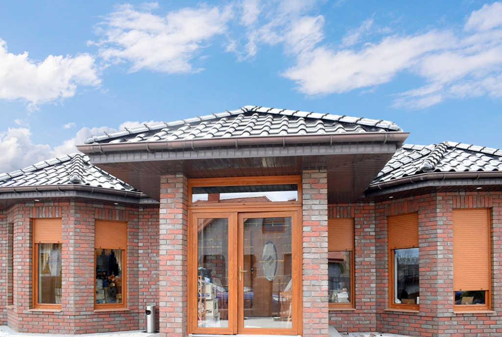 widok od strony tarasu na ekskluzywną wille na sprzedaż Kalisz (okolice)