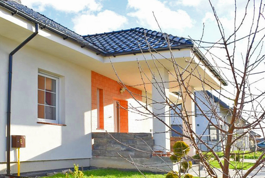 zapierające dech w piersiach wejście do luksusowej willi na sprzedaż Kalisz (okolice)