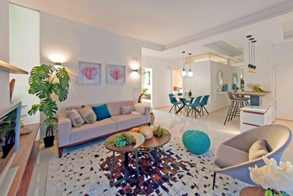 reprezentacyjny salon w luksusowym apartamencie na sprzedaż Hiszpania (Arenales del Sol)