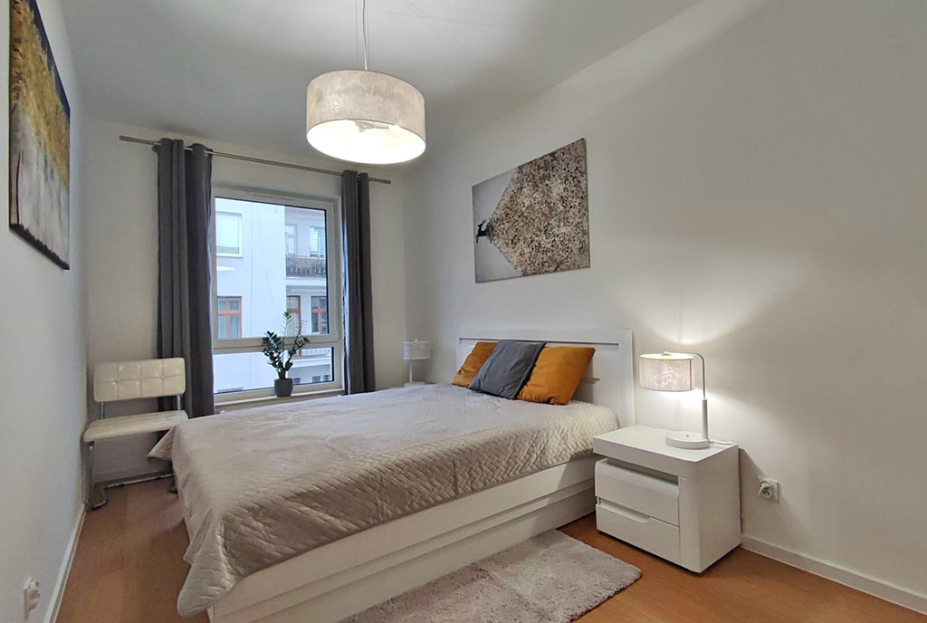 zaciszna sypialnia w ekskluzywnym apartamencie na wynajem Legnica