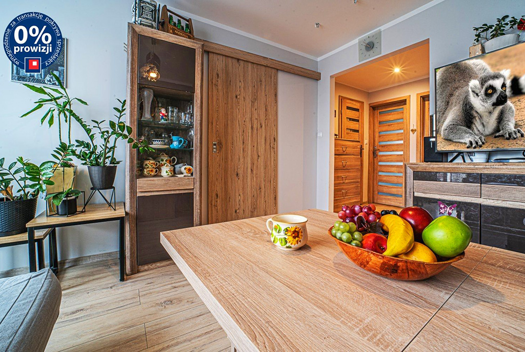 zbliżenie na jadalnię w luksusowym apartamencie na sprzedaż Bolesławiec