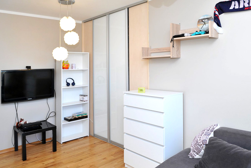 praktycznie zaaranżowane pomieszczenie w ekskluzywnym apartamencie na sprzedaż Szczecin