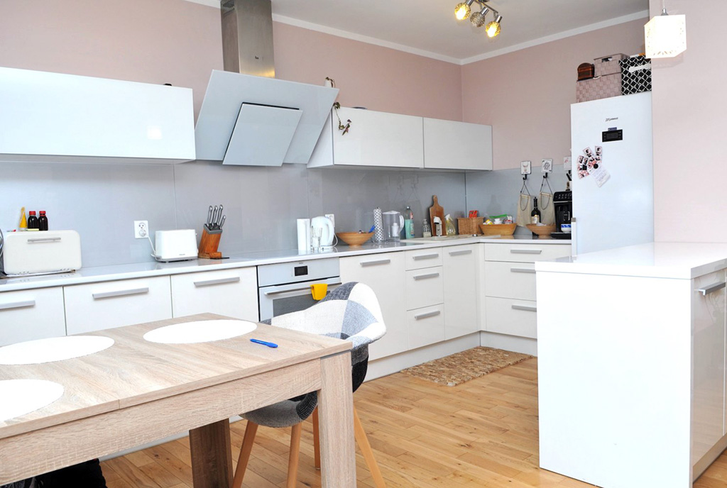 zabudowana kuchnia w ekskluzywnym apartamencie do sprzedaży Szczecin